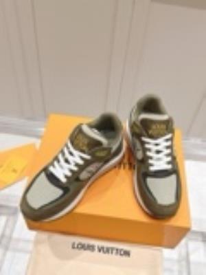 wholesale quality men's louis vuitton run way sneakers model no. 812